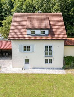 Viel Platz zum Leben: Gepflegtes Einfamilienhaus mit Doppelgarage auf großem Grundstück in bester Lage von Waldshut - Waldshut-Tiengen