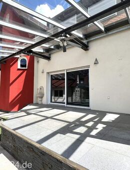 Stilvolles 241 qm Einfamilienhaus mit Luxusausstattung und großer 100 qm Garage für Autoenthusiasten - Schwabach