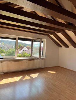 Drei-Zimmer-Dachgeschoß-Wohnung ohne Balkon in Lehrberg - Lehrberg