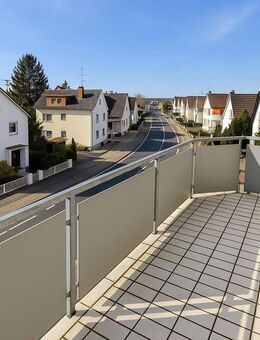 Renovierte 5-Zi-Wohnung in Leimen Zentrum mit Balkon, EBK, Stellplatz, Keller - Leimen (Baden-Württemberg)