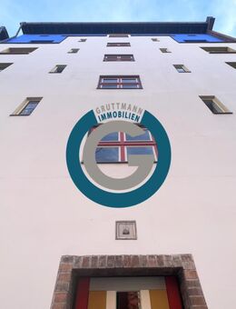 INVESTITION IN DIE ZUKUNFT - GEPFLEGTE & RUHIGE WOHNUNG - MIT SONNIGER LOGGIA & BLICK INS GRÜNE - Berlin