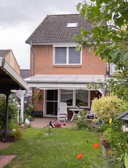 Ideal geschnittenes Endreihenhaus mit niedlichem Garten und Terrassenüberdachung - Kaltenkirchen