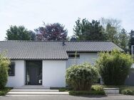 Zeitloses Architektenhaus auf traumhaftem, uneinsehbaren Parkgrundstück (Südausrichtung) in 1A-Lage - Mönchengladbach