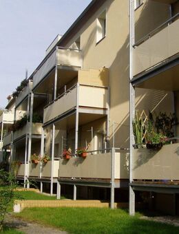 1-Raum Wohnung im Erdgeschoss mit großem Balkon - Leipzig