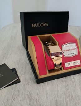 Goldene Bulova Uhr - Schipkau