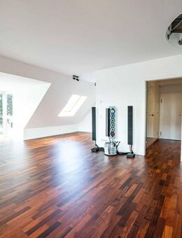 Lichtdurchflutete Maisonette || Bangkirai-Balkon || Kamin & Tiefgarage - Frechen