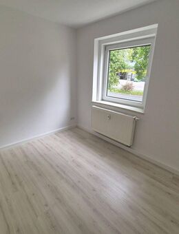 ***1 Monat Kaltmietfrei*** Helle 3-Zimmer-Wohnung im Erdgeschoss in Glauchau - Glauchau