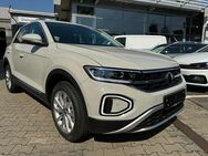 VW T-Roc, 1.5 TSI OPF Style Style, Jahr 2024 - Frankfurt (Main)