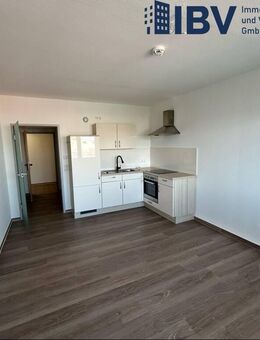 Frisch sanierte Wohnung mit moderner Küche, Aufzug und viel Licht - zentrale Lage - Nordhausen