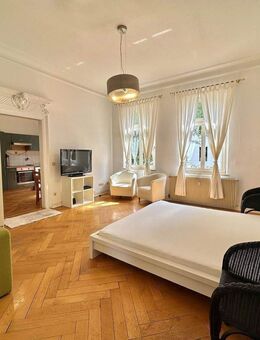 Sofortbezug ~ N-Rosenau ~ Charmante 1-ZI-Altbauwohnung mit separater Wohnküche ~ möbliert - Nürnberg