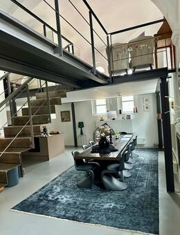 Einzigartiges Wohnerlebnis in einer Loft- Maisonettewohnung mit Dachterrasse - in bester Lage - Biberach (Riß)