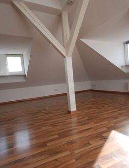 Gemütliche 2 Zimmer Dachgeschosswohnung Nähe Wöhrder See - Nürnberg