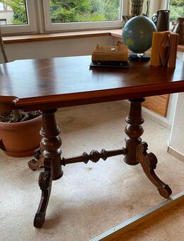 Schöner alter Wurzelholzfurniertisch - Schirgiswalde-Kirschau