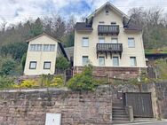 2-3 Familienhaus mit Nebengebäude und großem Grundstück in Neuenbürg Zentrum - Neuenbürg