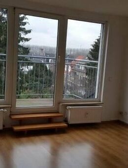 Helle DACHGESCHOSSWOHNUNG zur EIGENNUTZUNG oder als KAPITALANLAGE in Flittard! - Köln