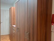Schränke mit Regalen in braun Holz - Bonn