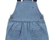 Tommy Hilfiger Latzkleid DENIM DUNGAREE DRESS mit Logostickerei, mit Knöpfen