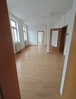 Schöne 3,5 Raum-Wohnung mit Einbauküche mitten im Zentrum von Arnstadt zu vermieten! - Arnstadt