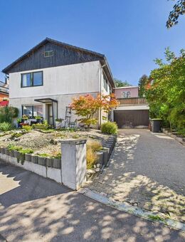 FÜR DIE FAMILIE - Charmantes Einfamilienhaus mit Einliegerwohnung in Randlage - Allmersbach (Tal)