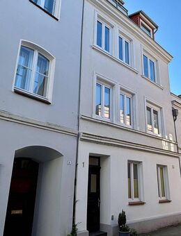 Modernisiertes Mehrfamilienhaus in erstklassiger Innenstadtlage an der Obertrave in Lübeck - Lübeck