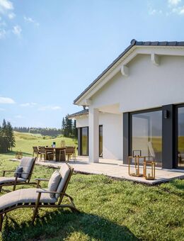 Bien-Zenker: Ihr individuelles Zuhause in Rellingen im Bungalowstil - Rellingen