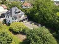 Villa in Ortsrandlage mit Parkgrundstück- grüne Oase mit Blick zum Rhein- Tiefgarage für 4 PKW - Öhningen