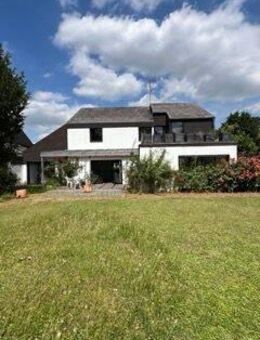 Architektenhaus, großes Grundstück, 5 SZ, 3 Bäder, Doppelgarage, Stellplatz, Kerpen Neu-Bottenbroich.... perfekt! - Kerpen (Kolpingstadt)