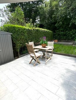 Wunderschönes Wohnen auf einer Ebene mit Garten - Winnenden