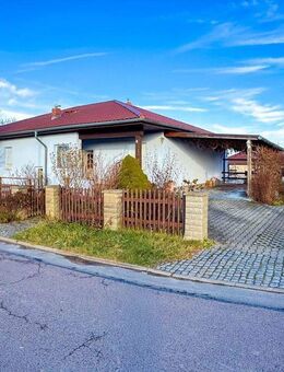 Mitten im Grünen - 178 m² großer Bungalow! - Klipphausen