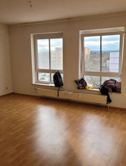 Helle geräumige 1 Zimmer Wohnung - Würzburg