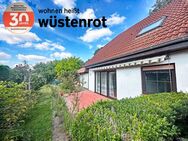 FÜR ZWEI FAMILIEN: HAUS MIT DOPPELHAUSCHARAKTER UND EINBAUKÜCHEN + GARAGE + DOPPELCARPORT - Güstrow