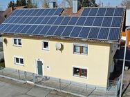 Gutes Renditeobjekt! Kernsaniertes Wohnhaus mit zwei Wohneinheiten und großer PV-Anlage im Zentrum von Eichendorf zu verkaufen - Eichendorf