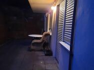 Nur Singles o. Paare! Gut geschnittene 3-Zi Whg. Sonnenseite. Separater Eingang, Kaminofen, Terrasse - Wilhermsdorf