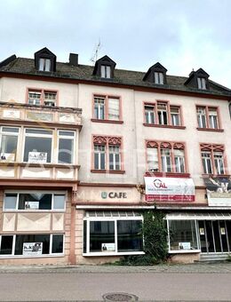Vielseitiges Mehrfamilienhaus mit Gewerbeeinheit im Herzen von Wadern - Wadern