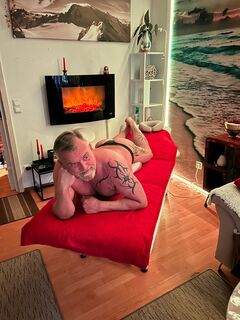 Erotikmassage(massiere allein) für Männer ab 12 uhr täglich mit hotstone (heiße Steine)