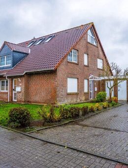 Gepflegte Dachgeschosswohnung mit vielseitigem Spitzboden - Norden