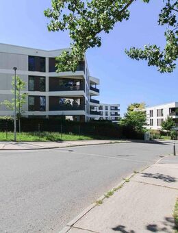 Exklusive 4- Zimmer-Wohnung mit 40m² großer Südterrasse u. Tiefgaragenstellplatz in Chemnitz Hutholz - Chemnitz