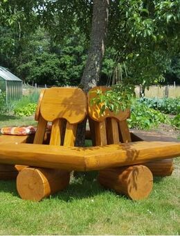 Baumbank aus Lärche. Holzbank. Gartenbank. Blumenbank. - Steyerberg
