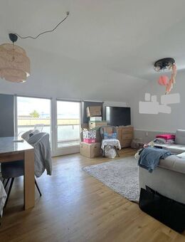 Charmante 4 Zimmer-Dachgeschosswohnung mit Balkon - Hannover