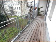 Großzügige 4 Raumwohnung mit großem Balkon, Parkett, Lift auf der Etage, nah dem Zoo zu verkaufen - Leipzig