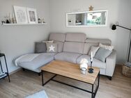 Couch Garnitur mit elektrischem Longchair, Farbe Taupe - Bremerhaven