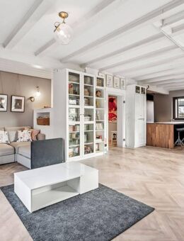 Stilvolles Haus mit Einliegerwohnung, Gartenparadies & vielen Möglichkeiten - Buseck