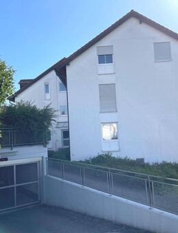 Ihre erste schöne Wohnung! Tolle 2 Zimmer-Dachgeschosswohnung! - Ebersbach (Fils)