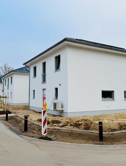 Sie wollen schnell umziehen? Ziel erreicht: Fertigstellung und Übergabe in wenigen Wochen möglich. - Königs Wusterhausen