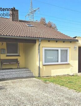 Gepflegte Doppelhaushälfte in ruhiger Wohnlage mit Garten und Garage in Holzminden! - Holzminden