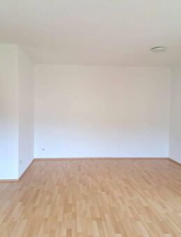 Renovierte Dachgeschosswohnung in Püttlingen, Nähe Klinik - Püttlingen