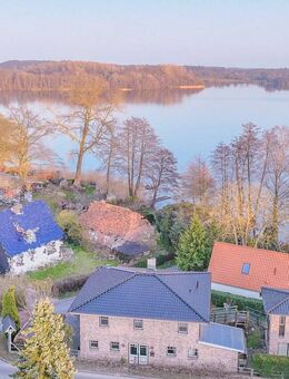 Modernes Stadthaus mit Seeblick in Stocksee - Stocksee