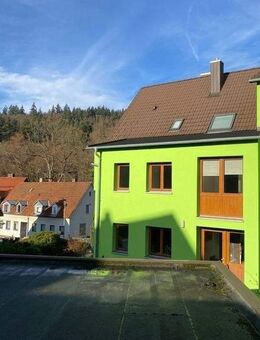 Schönes saniertes 2 Familieneckhaus mit Doppelgarage und grossem Grundstück - sofort beziehbar. - Pforzheim