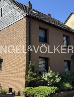 Ein- bzw. Zweifamilienhaus: Gute Gelegenheit für Haus- und Gartenliebhaber - Hilden