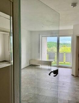 Super 2-Raum Wohnung mit Balkon in Roßwein! - Roßwein